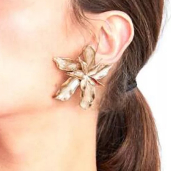 *Monica* Gold Flower Earrings - Picture 2 of 4